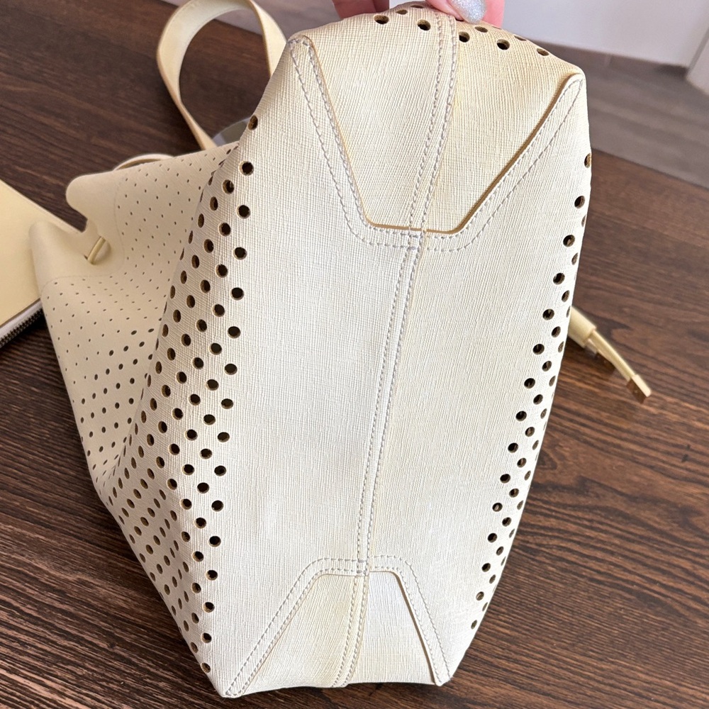 Vince Camuto Light Yellow Leather Ombré Perforated Shoulder Bag w/ Pouch - Picture 10 of 11